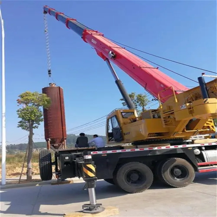 厦门海沧吊车租赁作业时的保养和维护