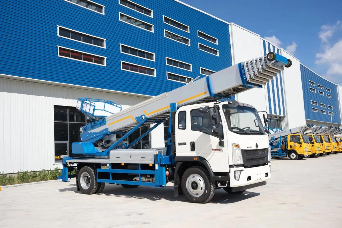 厦门海沧出租云梯车高空作业车 建筑垃圾搬运